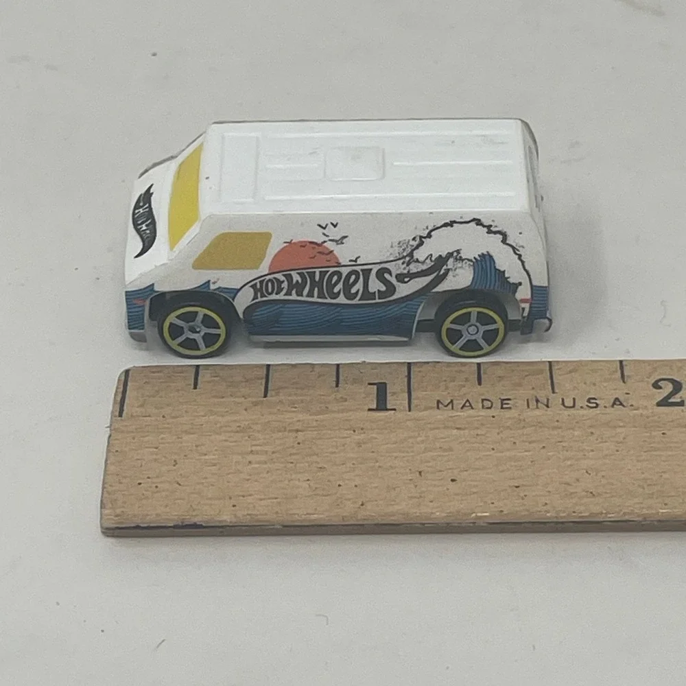 Hot Wheels Super Van White Surf Wave Sunset Graphics Diecast Toy Car 1.5 Inch